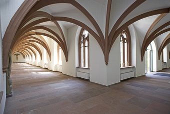 Exerzitienhaus Himmelspforten Galerie Kreuzgang