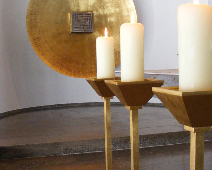 Kilianskapelle Gottesdienste in Würzburg - Kerzen beim Gottesdienst